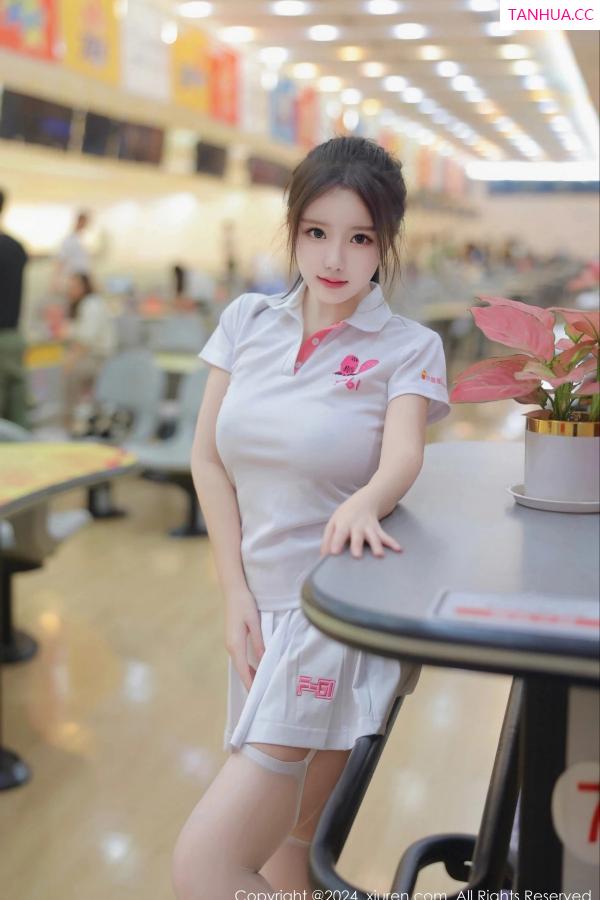 [XiuRen]高清写真图 2024.02.20 No.8118 小薯条nienie 丝袜美腿